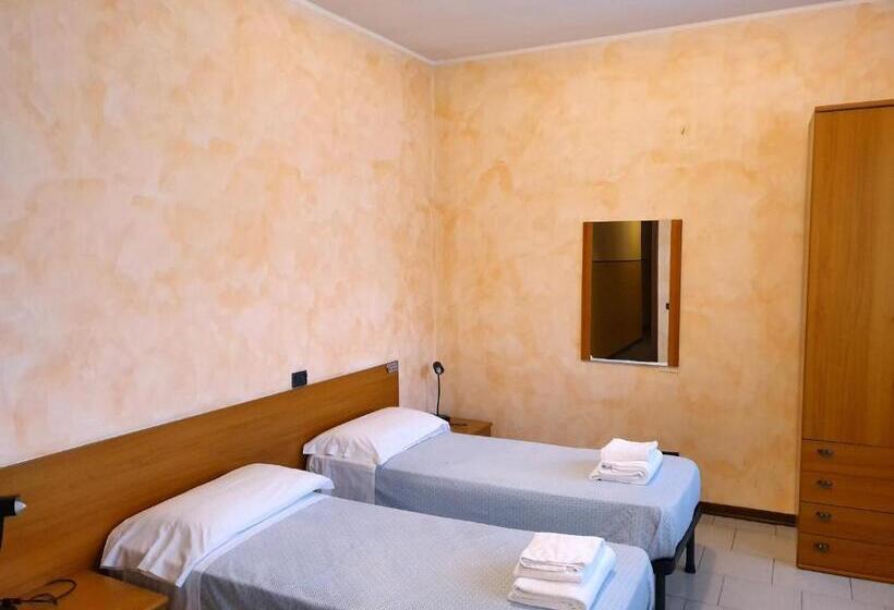 Номер Стандарт, Albergo Leon D Oro