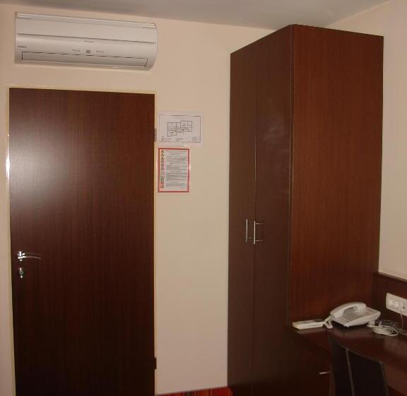 اتاق استاندارد یک نفره, B&b Janežič