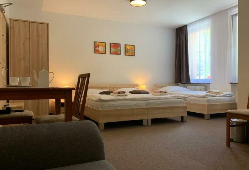 Quarto Triplo Estandar, Lopušná Dolina Resort
