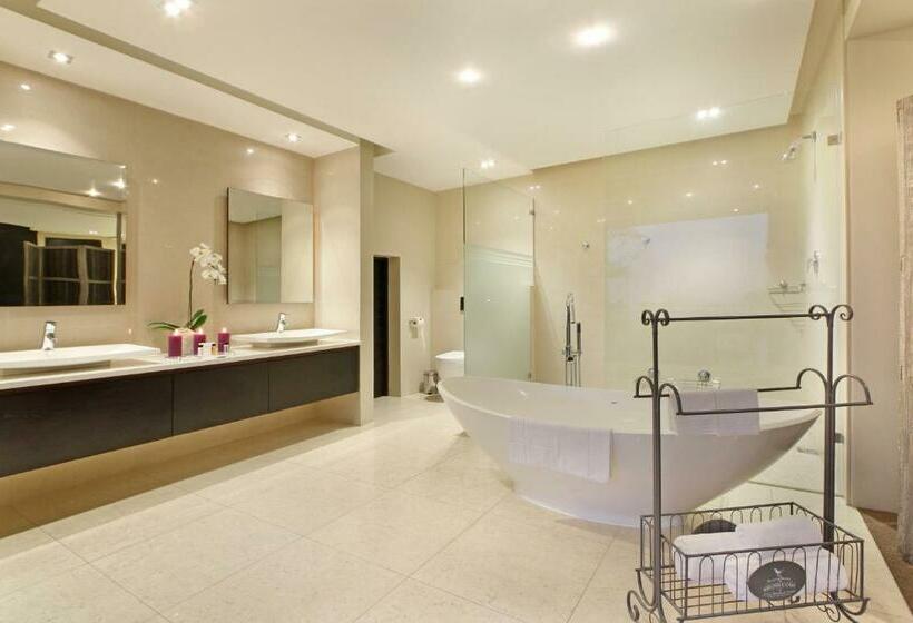 Люкс Повышенной Комфортности, Azamare Guest House