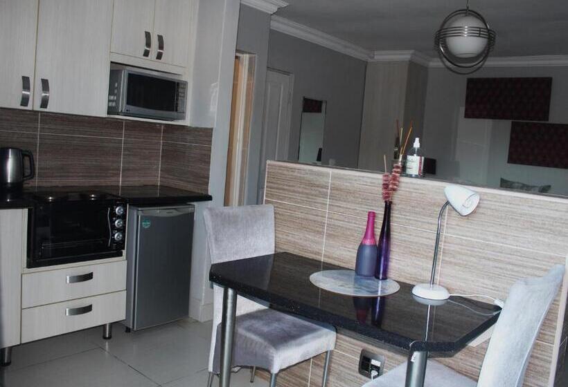 اتاق استاندارد, Bhotani On Bax