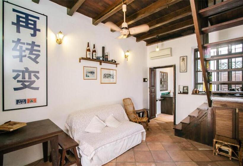 استودیوی لوکس, Boutique Guest House