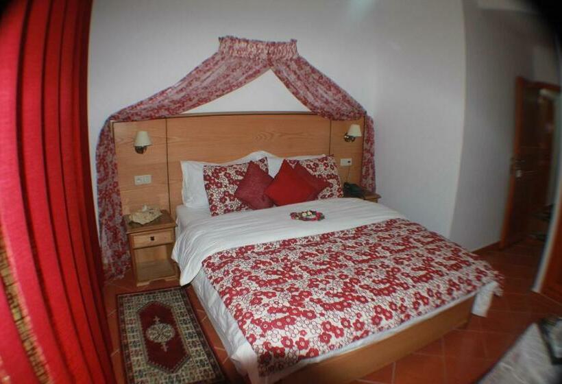 اتاق استاندارد, Sary S