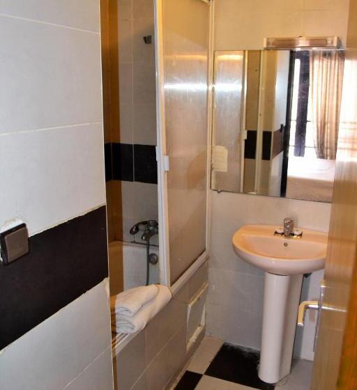 Economy Triple Room, Le Grand Hotel Tazi