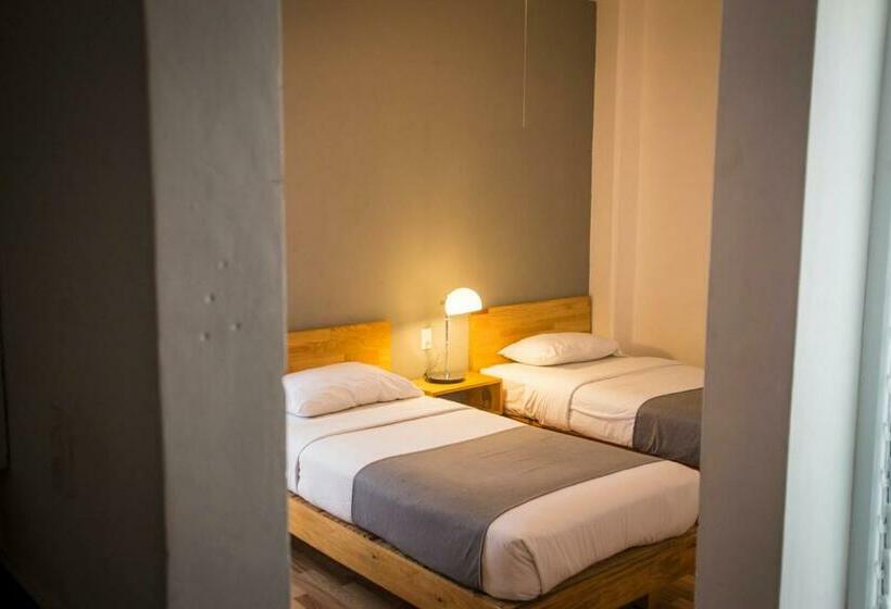 Standard Værelse Delt Badeværelse, Hostal Tres Central