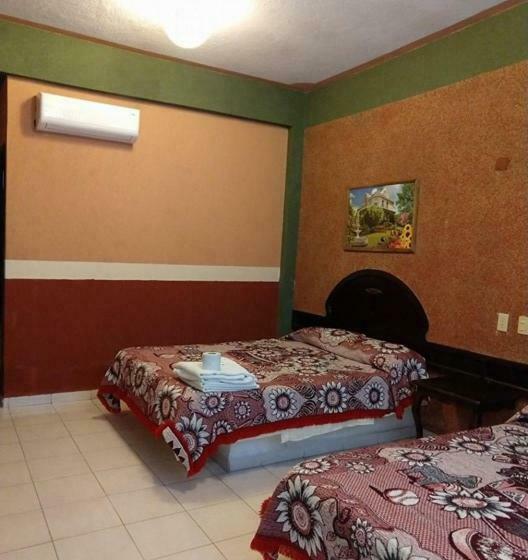 スタンダード４人部屋, Real Del Quijote A Sólo 50 Metros De La Playa