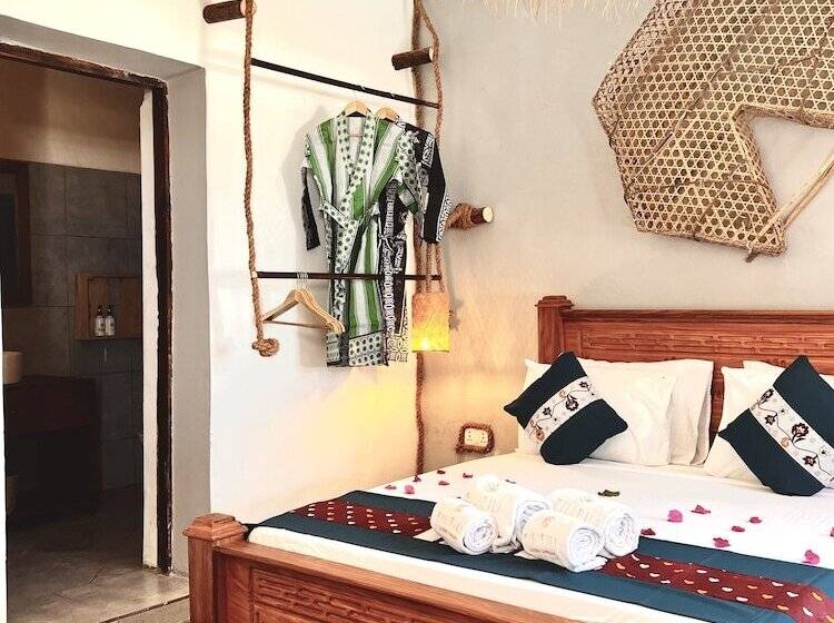 اتاق لوکس با چشم‌انداز دریا, Pili Pili Beach Bungalows