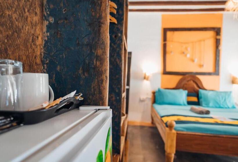 Economy Triple Room, Pili Pili Beach Bungalows