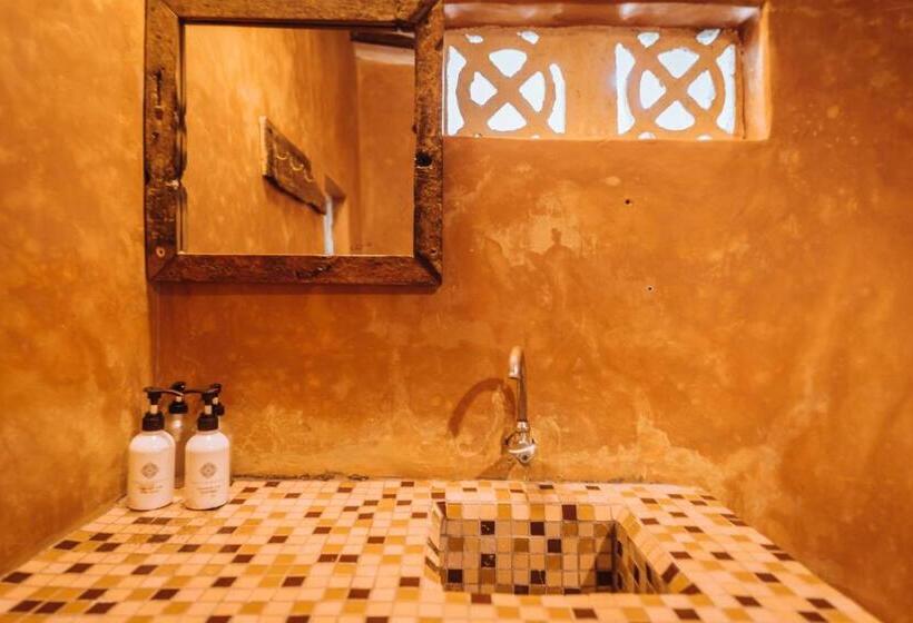 اتاق استاندارد چهارنفره با چشم‌انداز باغ, Pili Pili Beach Bungalows