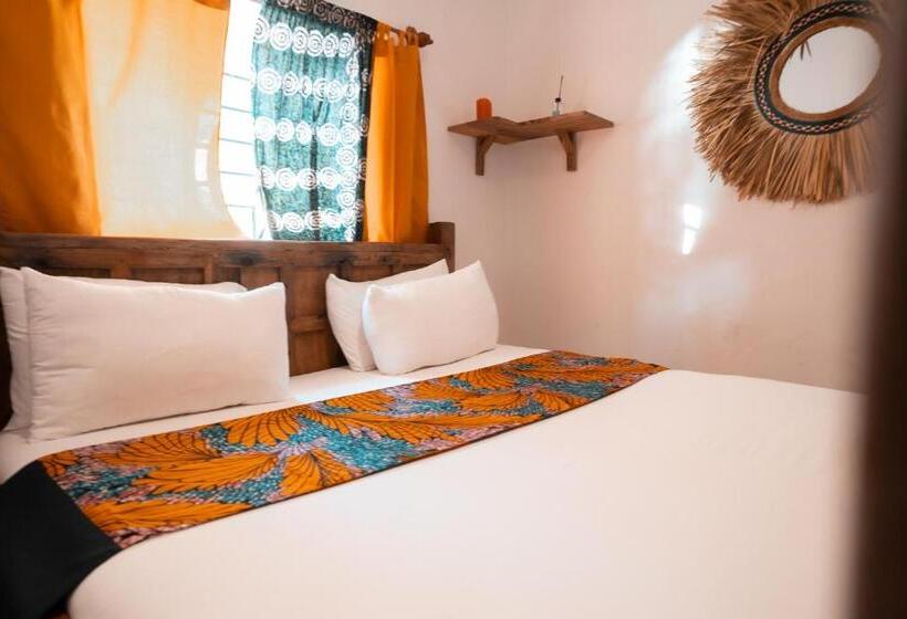اتاق لوکس خانوادگی, Pili Pili Beach Bungalows