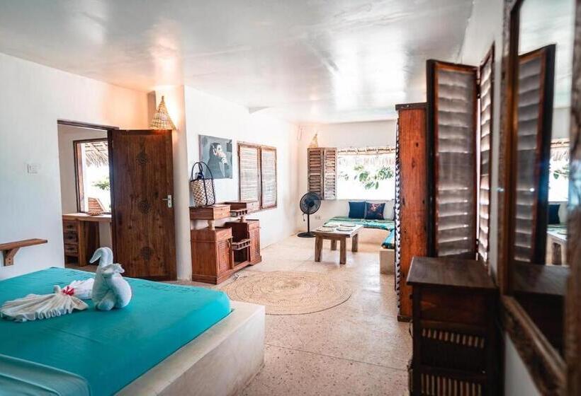 3 Bedroom Suite, Pili Pili Beach Bungalows