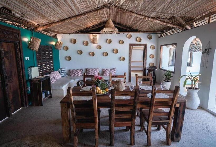 3 Bedroom Suite, Pili Pili Beach Bungalows