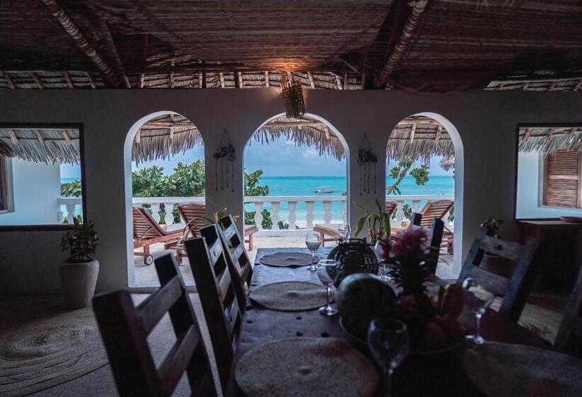 3 Bedroom Suite, Pili Pili Beach Bungalows