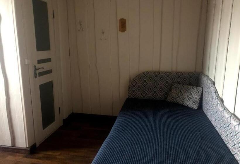 三人经典房间, Fayniy Motel