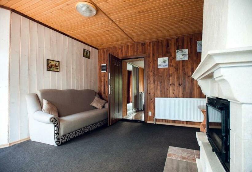 سوییت با چشم‌انداز کوه, Chalet Filvarok