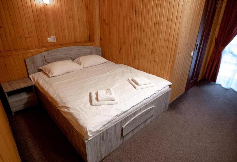 سوییت با چشم‌انداز کوه, Chalet Filvarok