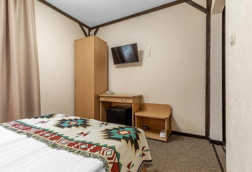 חדר אקונומי, Zahar Berkut