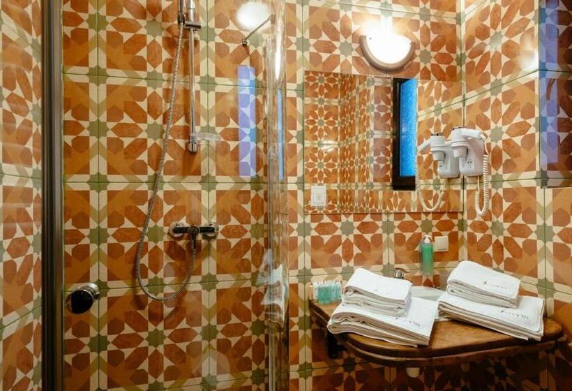 סוויטת דופלקס, Stara Pravda Hotel   History