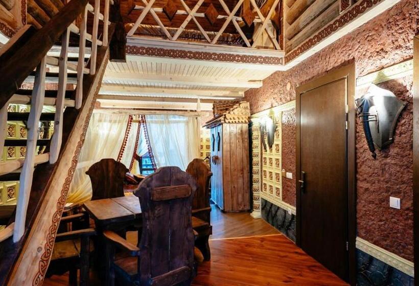 סוויטת דופלקס, Stara Pravda Hotel   History
