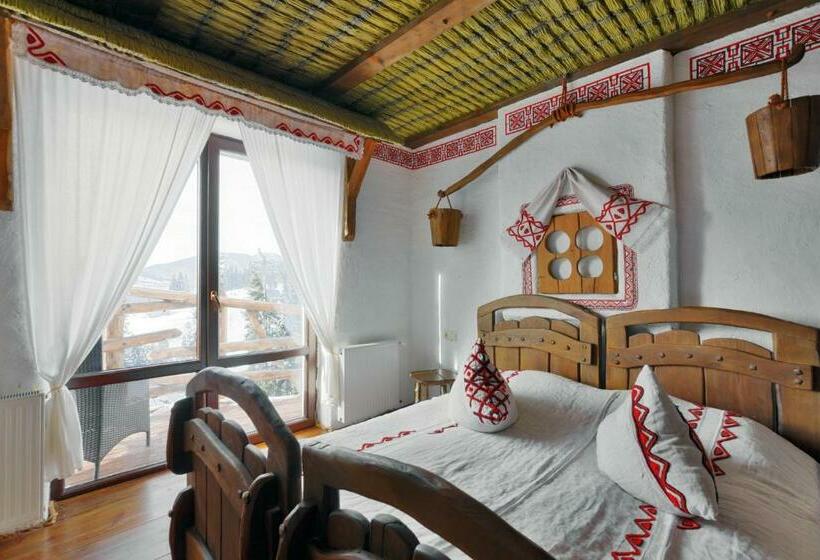 סוויטת ג'וניור, Stara Pravda Hotel   History