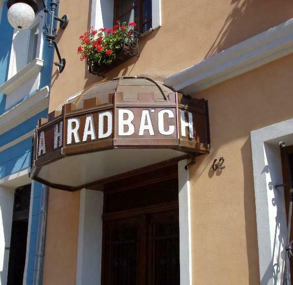 Номер Стандарт, Na Hradbách