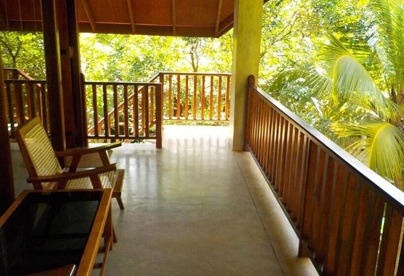 高级园景房, Liyana Holiday Resort