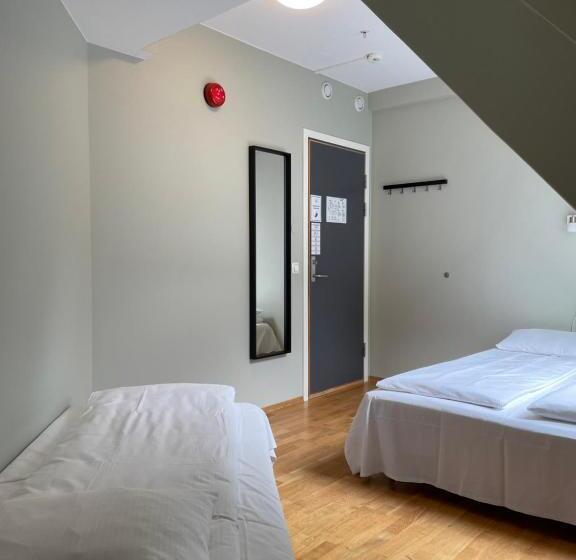 标准三人间共用浴室, City Hostel Bergen