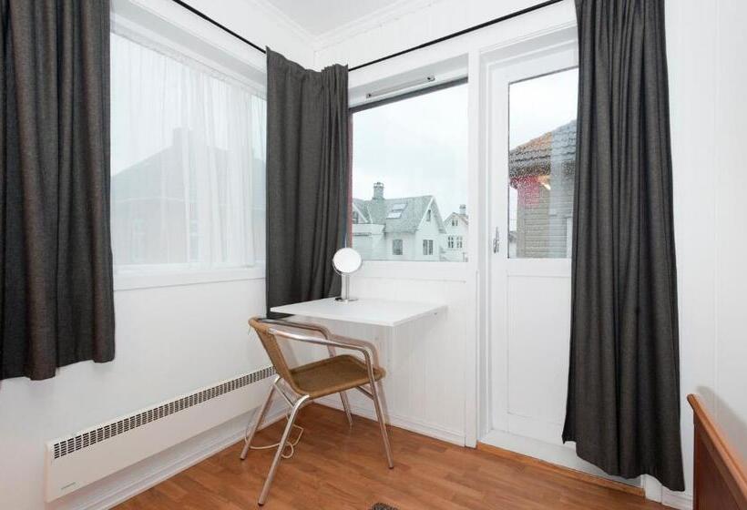 带共用浴室的标准房间, Stavanger Bed & Breakfast