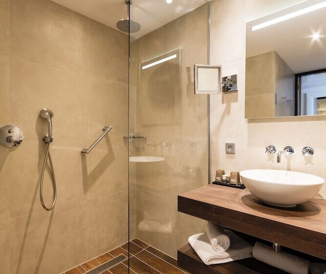 Номер Superior, Van Der Valk Hotel Oostzaan   Amsterdam