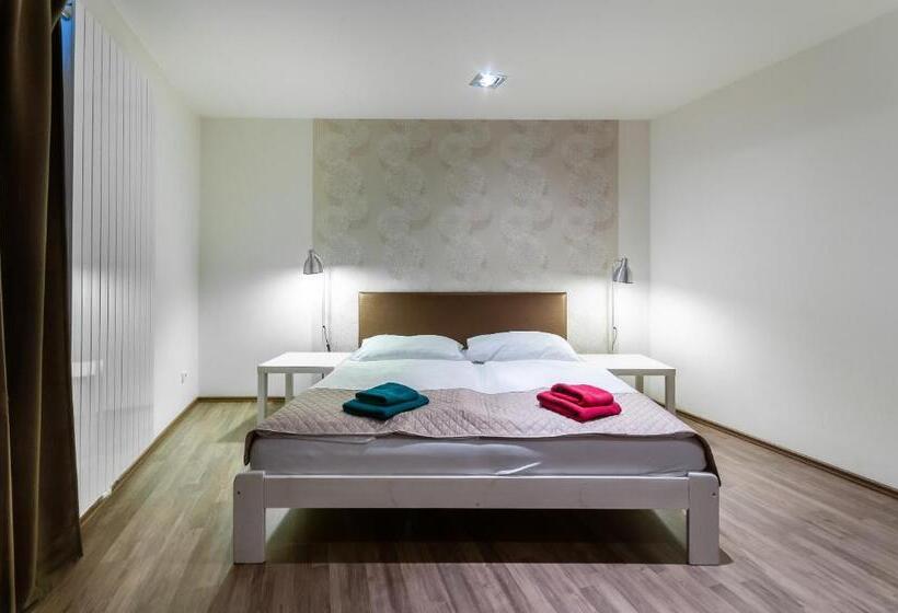 شقة غرفتين, Vv Hotel & Apartments