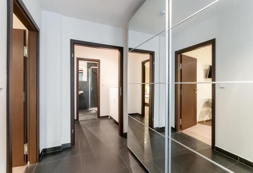 شقة غرفتين, Vv Hotel & Apartments