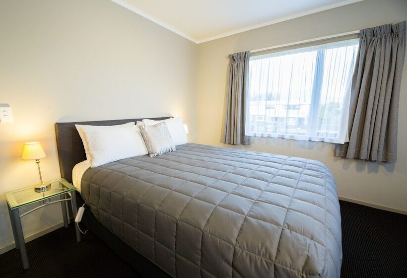 Люкс Премиум, Ashbrook Motel Taupo