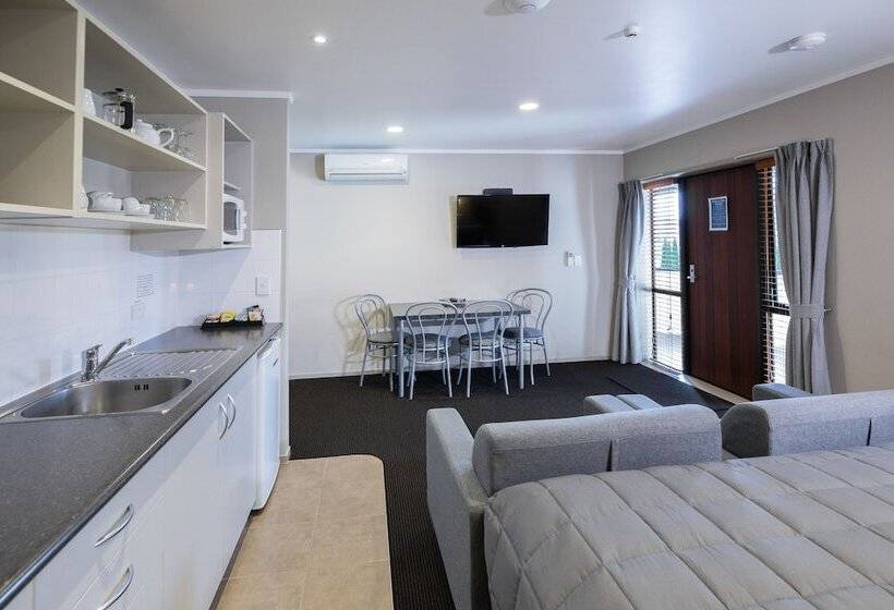 Люкс Премиум, Ashbrook Motel Taupo