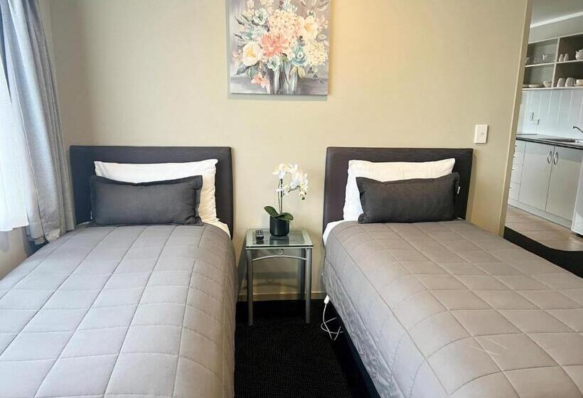Люкс Премиум, Ashbrook Motel Taupo