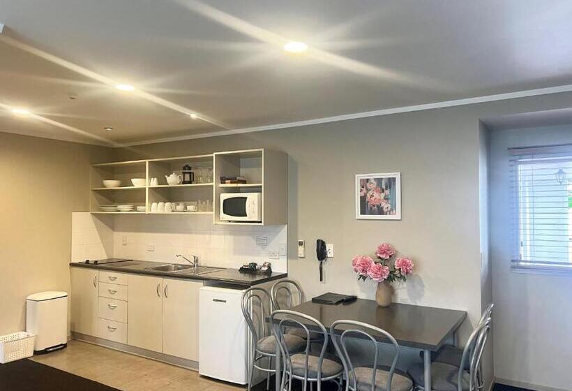 Люкс Premium 2 Спальни, Ashbrook Motel Taupo