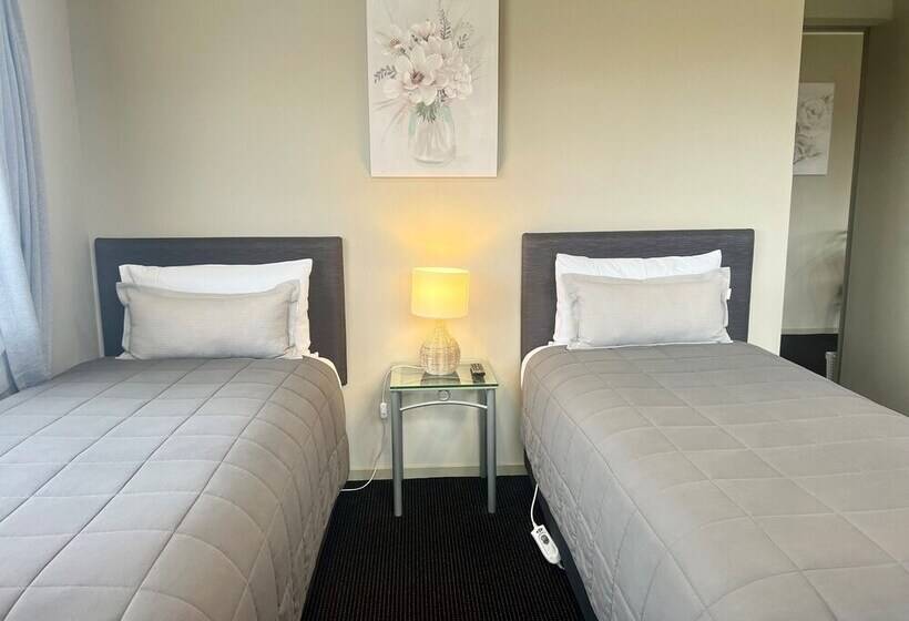 Люкс Премиум, Ashbrook Motel Taupo