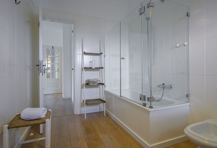 발코니가 있는 스위트, Casa Das Hortensias  Charming Guest House