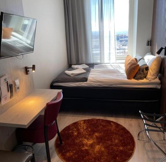 اتاق پایه با سرویس بهداشتی مشترک, Dream  Luxury Hostel