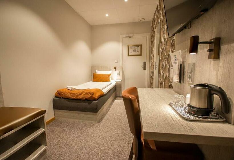 اتاق استاندارد یک تخته با سرویس بهداشتی مشترک, Dream  Luxury Hostel
