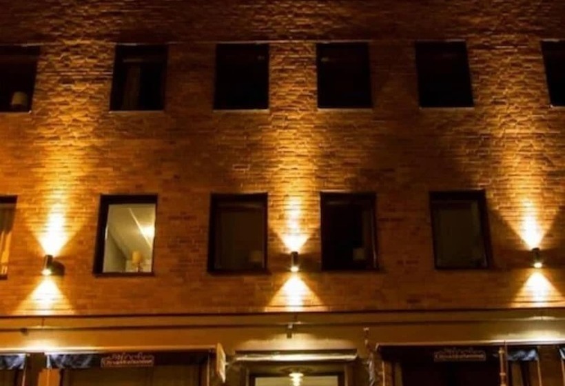 اتاق استاندارد یک تخته با سرویس بهداشتی مشترک, Dream  Luxury Hostel