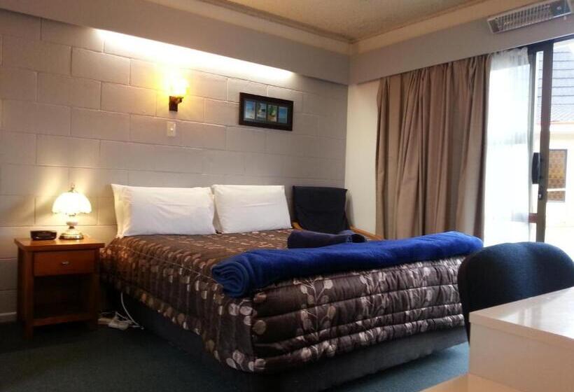 Номер Deluxe, Orana Motor Inn & Restaurant