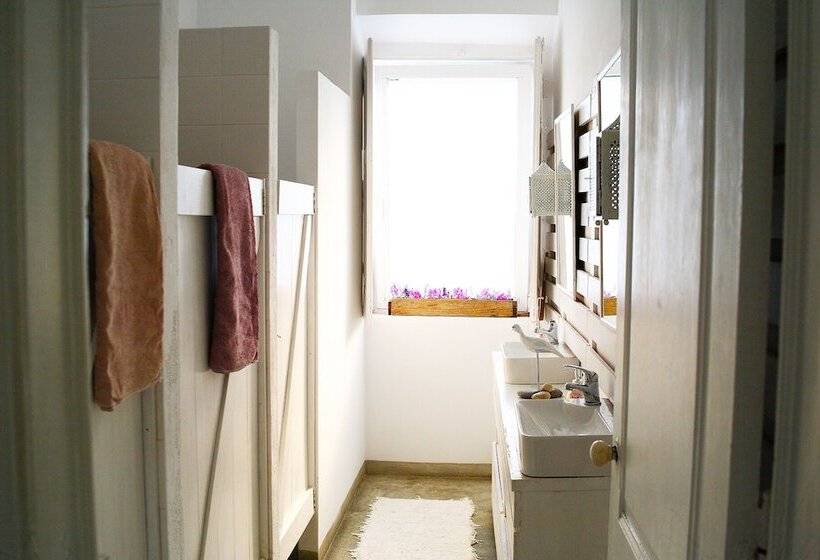 חדר סטנדרט חדר אמבטיה משותף, Aloha Beach House H