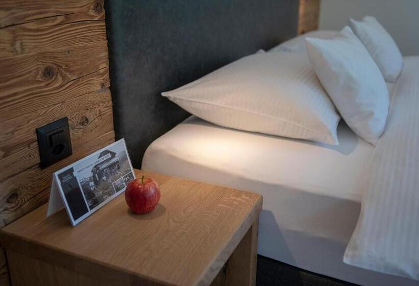 اتاق استاندارد یک نفره, Berghotel Tgantieni