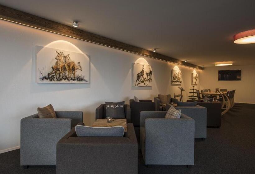 سوییت جونیور, Berghotel Tgantieni