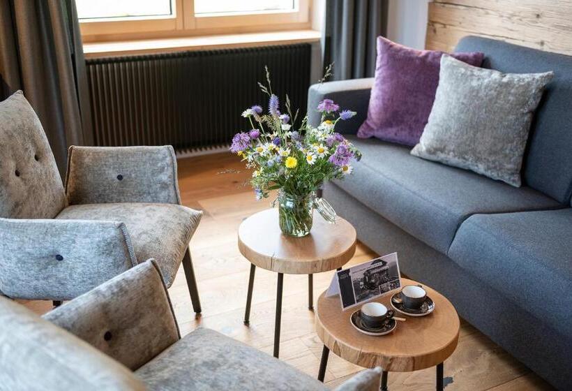 سوییت جونیور, Berghotel Tgantieni