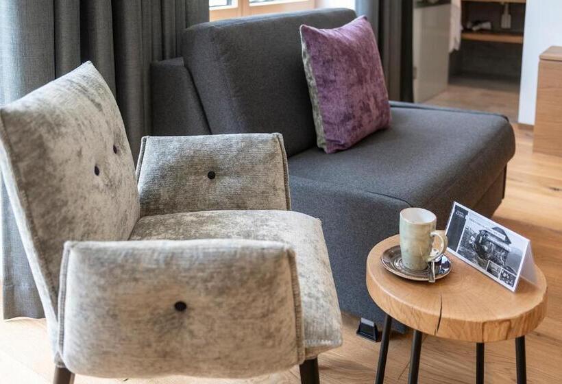 سوییت جونیور, Berghotel Tgantieni