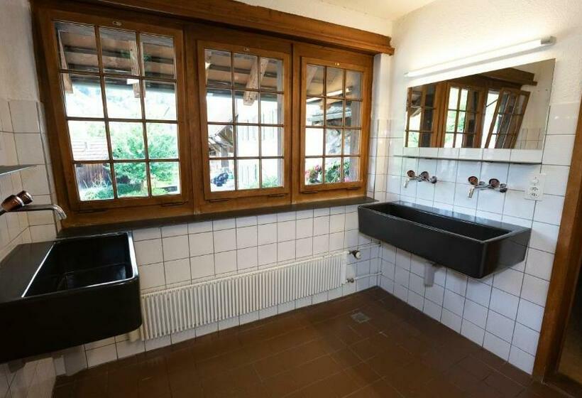 浴室共有スタンダード４人用ルーム, Brugg Youth Hostel