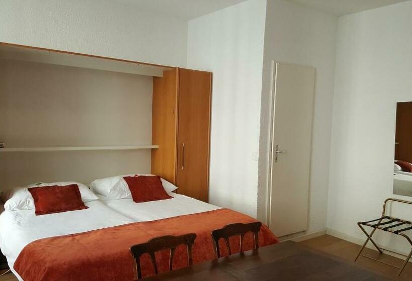 Chambre Standard, Hostellerie Du Xvi Siècle