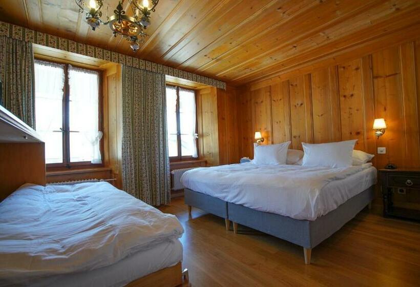 수피리어 트리플 룸, La Fleur De Lys