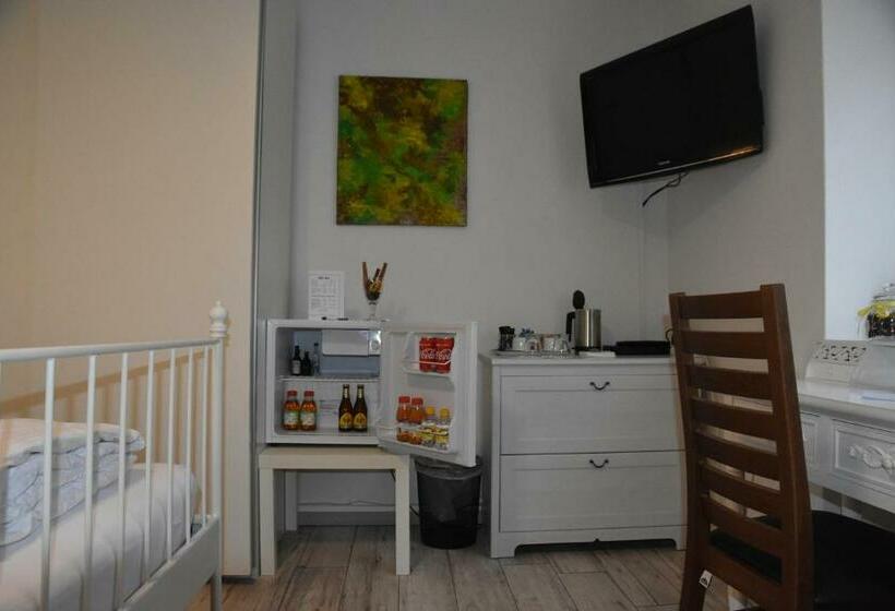 Номер Стандарт, Kiki's B&b